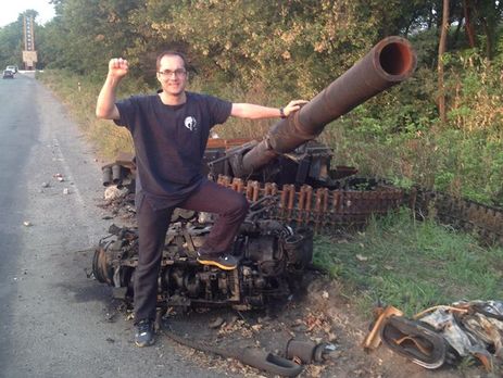 Бутусов: Устраивая многочисленные перемирия и прекращения огня, Зеленский идет по пути предшественника. Это путь снятия с себя ответственности за борьбу с агрессором