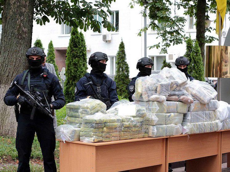 Українська поліція під час спецоперації проти міжнародного злочинного угруповання вилучила 400 кг кокаїну