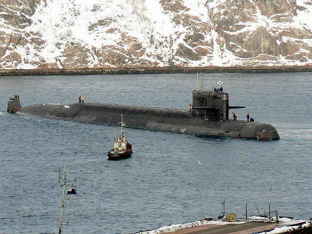 Российские моряки погибли не на аппарате "Лошарик", а на атомной субмарине-носителе