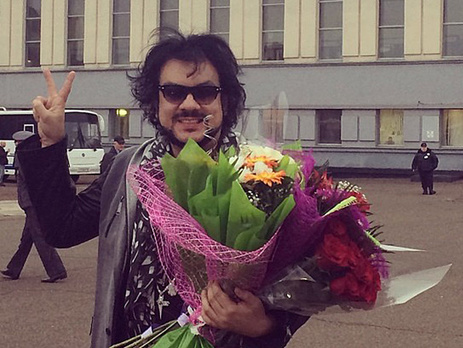 Киркоров показал детское фото с мамой