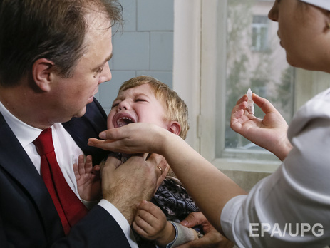 Замминистра здравоохранения: В больницах Украины достаточно вакцины от полиомиелита
