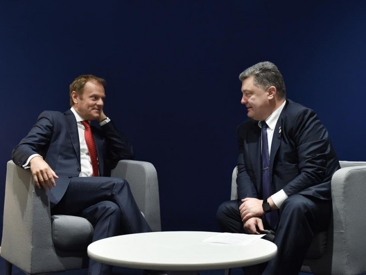 Порошенко и Туск считают необходимым продление санкций в отношении РФ