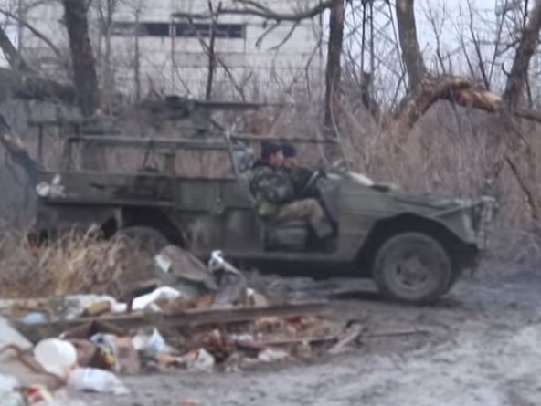 Украинские военные в поселке Пески под Донецком: От наших до их окопов &ndash; 800 метров максимум. Видео