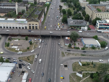 Кличко заявил, что строительство Шулявского моста затягивается из-за цеха завода 