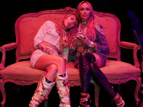 Mother's Daughter. Сайрус презентовала ролик с участием своей мамы. Видео