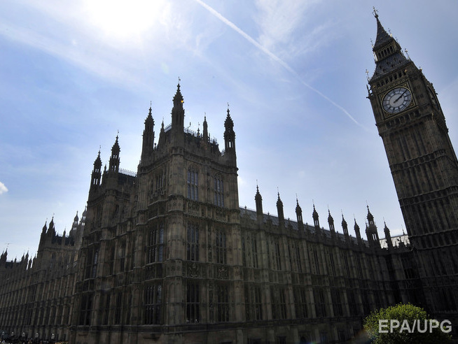 Парламент Британии рассмотрит возможность нанесения авиаударов по боевикам ИГИЛ в Сирии