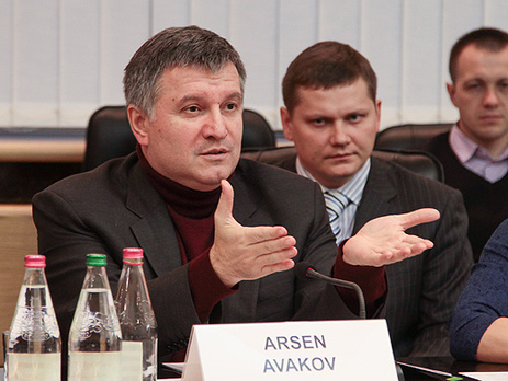 Аваков: Жаль, что Фирташ не прилетает в Украину