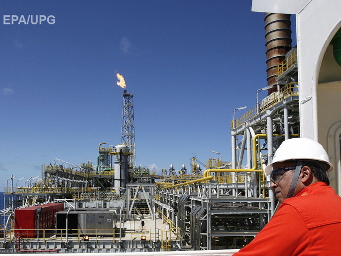 Эксперт: Из-за удешевления нефти Россия не протянет и двух лет