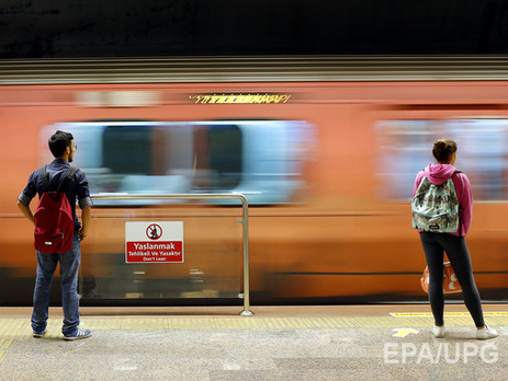 Власти Стамбула: В результате взрыва возле метро ранены несколько человек
