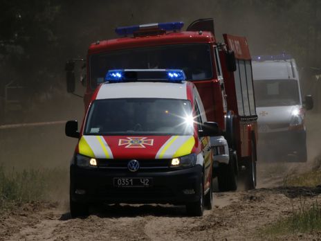 В районе Станицы Луганской горит заминированный лес, от взрыва пострадал тракторист – ГСЧС