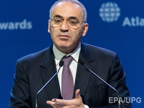 Каспаров: Путин, как гончая, идет по следу. Где есть нефть и газ, там возникает запах путинской серы