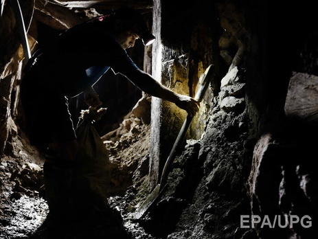 Шахтеры на подконтрольной террористам 