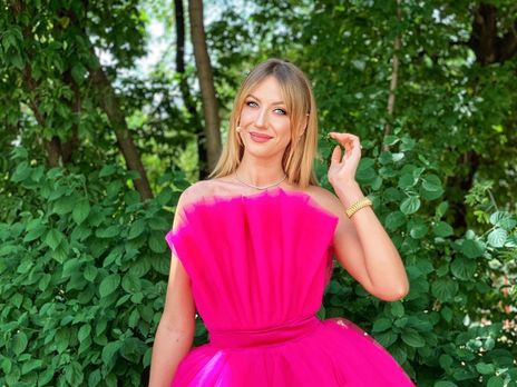 ﻿Нікітюк упіймала букет нареченої на весіллі Тодоренко. Відео