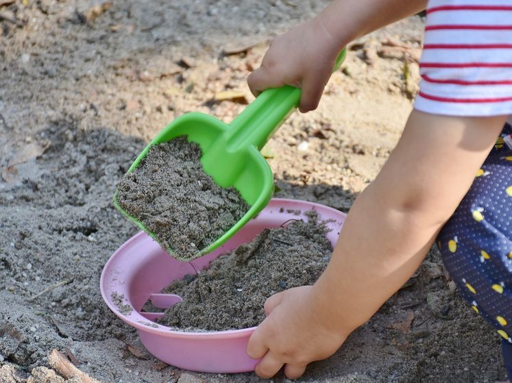Во Львовской области семилетнего ребенка насмерть завалило песком