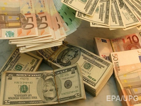 Нацбанк повысил курс гривны к доллару до 23,08 грн/$