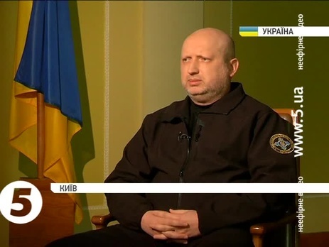 Турчинов: Минимальная зарплата военного должна быть не менее семи тыс. гривен