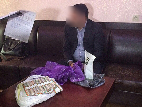 В Одессе на взятке в 500 тыс. грн задержан и.о. директора госпредприятия Минобороны и его заместитель