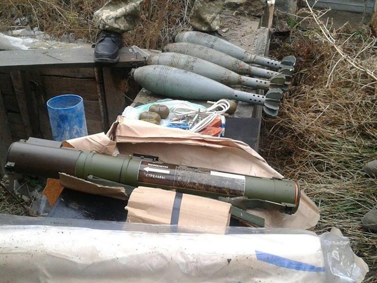 Украинский спецназ и разведка нашли в Счастье тайник с боеприпасами, защищенный растяжкой