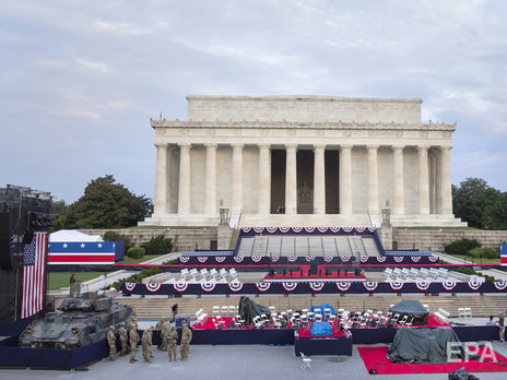 В Вашингтоне на День независимости США впервые за 27 лет состоялся военный парад. Фоторепортаж