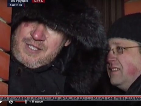 В Харькове нардеп Анатолий Денисенко пытался помешать Генпрокуратуре обыскать дом местного бизнесмена. Видео