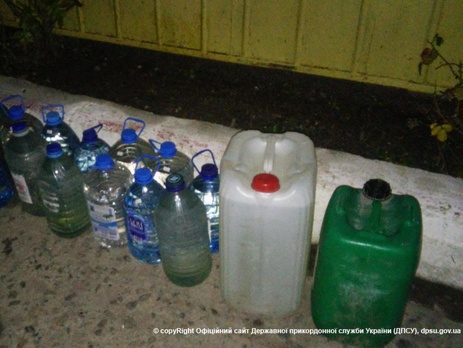 Госпогранслужба: Житель Молдовы пытался провезти в Украину 200 л спирта в баке своего автомобиля