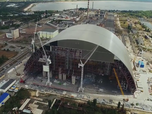 Строительство Чернобыльской арки сняли с беспилотника. Видео