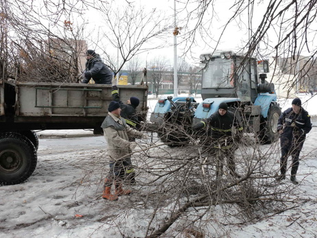 В Харьковской области все еще не справились с последствиями сильного снегопада, прошедшего 2 декабря