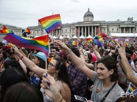 ﻿У Лондоні відбувся найбільший в історії ЛГБТ-прайд. Фоторепортаж