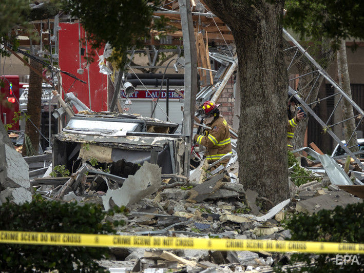 Взрыв в торговом центре в США разрушил часть здания. Видео