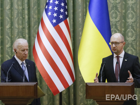 Яценюк рассказал Байдену о проведении пяти реформ