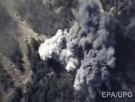 Правозащитники: Силы коалиции атаковали деревню в Сирии, погибли 26 человек