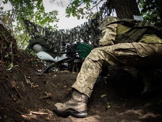 Двое украинских военных пострадали на Донбассе 7 июля &ndash; штаб ООС