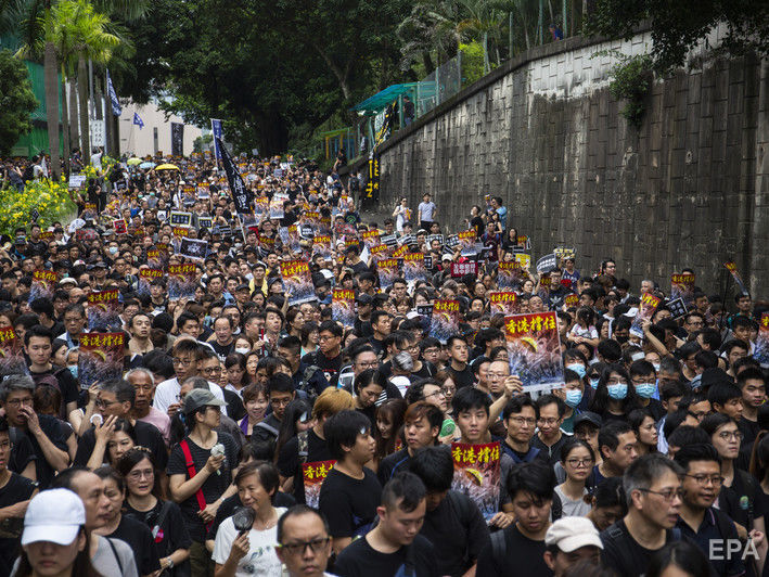 В Гонконге около 230 тыс. людей вышло на акцию против закона об экстрадиции