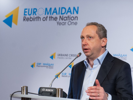 Слава Рабинович: Цена на нефть падает благодаря усилиям США по ослаблению России