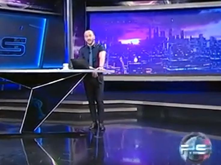 ﻿"Ти – смердючий окупант. Володю, іди на х...й". Ведучий грузинського телеканала "Руставі 2" обматюкав Путіна в ефірі. Відео