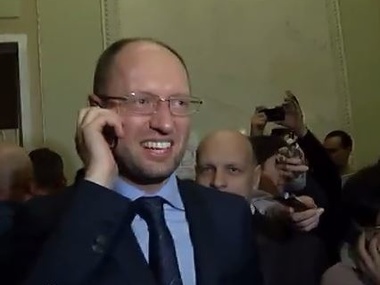 Яценюк по телефону поговорил с Тимошенко после ее выхода на свободу