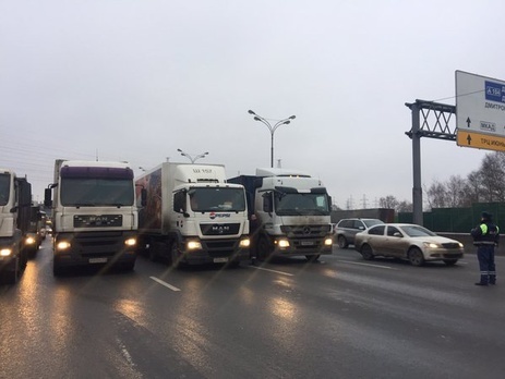 Большинство жителей столицы РФ поддерживают протест дальнобойщиков, который продолжается второй месяц