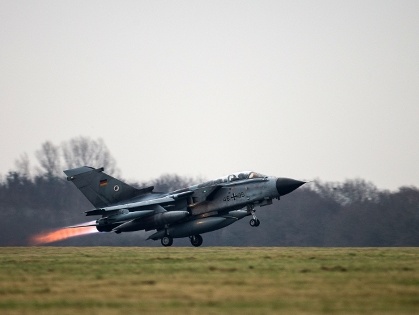 Первые самолеты ВВС Германии отправились в Турцию для участия в операции против ИГИЛ