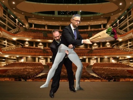 Траволта на трибуне, Новосельцев с конем и Джон Сина, несущий Яценюка. Реакция соцсетей на драку в Раде