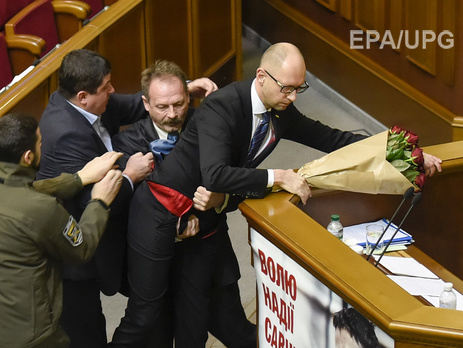 Яценюк о потасовке в Раде: Все хорошо, но дебилов много. Фоторепортаж 