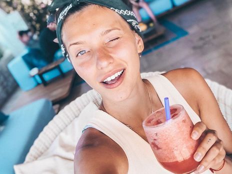 Тодоренко показала свадебное мини-платье