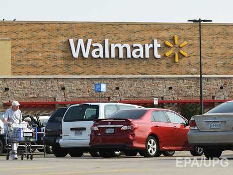 Мужчину, угрожавшего оружием посетителям в пенсильванском Walmart, застрелил полицейский