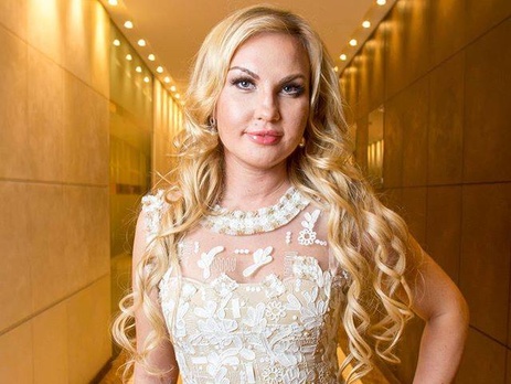 Камалия показала, как принимает ванну из шампанского