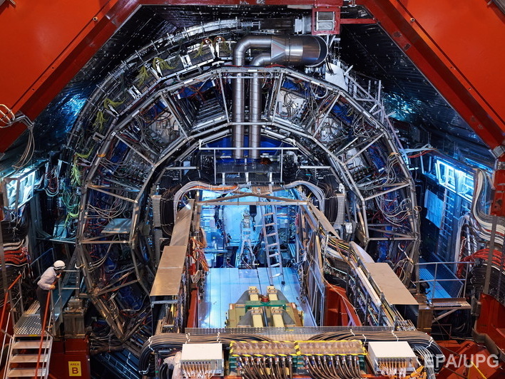 Физики сообщили о возможном открытии на Большом адронном коллайдере второй "частицы Бога"