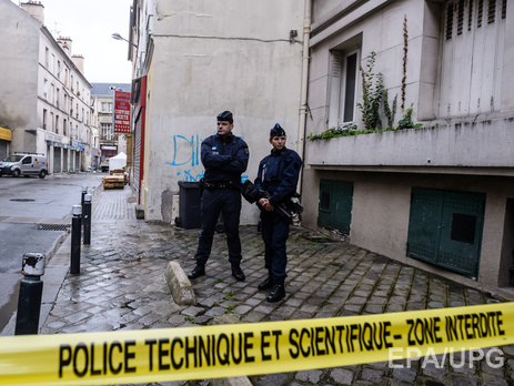 BBC: В Париже неизвестный напал на школьного учителя с ножом