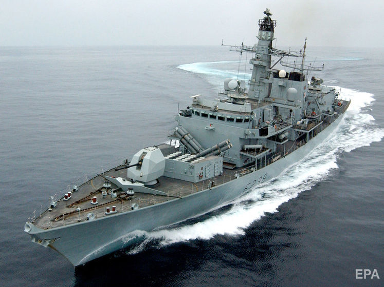 ﻿Іранські військові кораблі намагалися затримати британський танкер