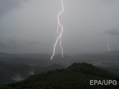 Ученые выяснили, что чаще всего молния попадает в венесуэльское озеро Маракайбо