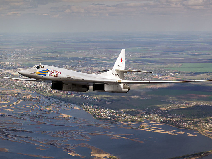 Россия отказывается от украинских комплектующих для бомбардировщика Ту-160