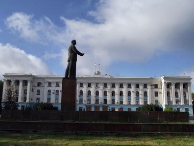 Крым: Меджлис требует снести Ленина в Симферополе и запретить ПР