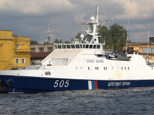 Погранслужба ФСБ по Крыму направила судно для защиты буровых установок "Черноморнефтегаза" от украинских кораблей